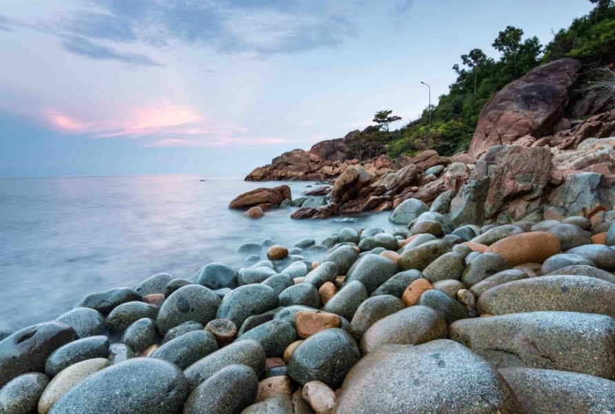 Nha-Trang-To-Quy-Nhon-By-Private-Car-Vietnam-Private-Car-Travel (4) Nha Trang to Quy Nhon by private car- Vietnam Private Car Travel